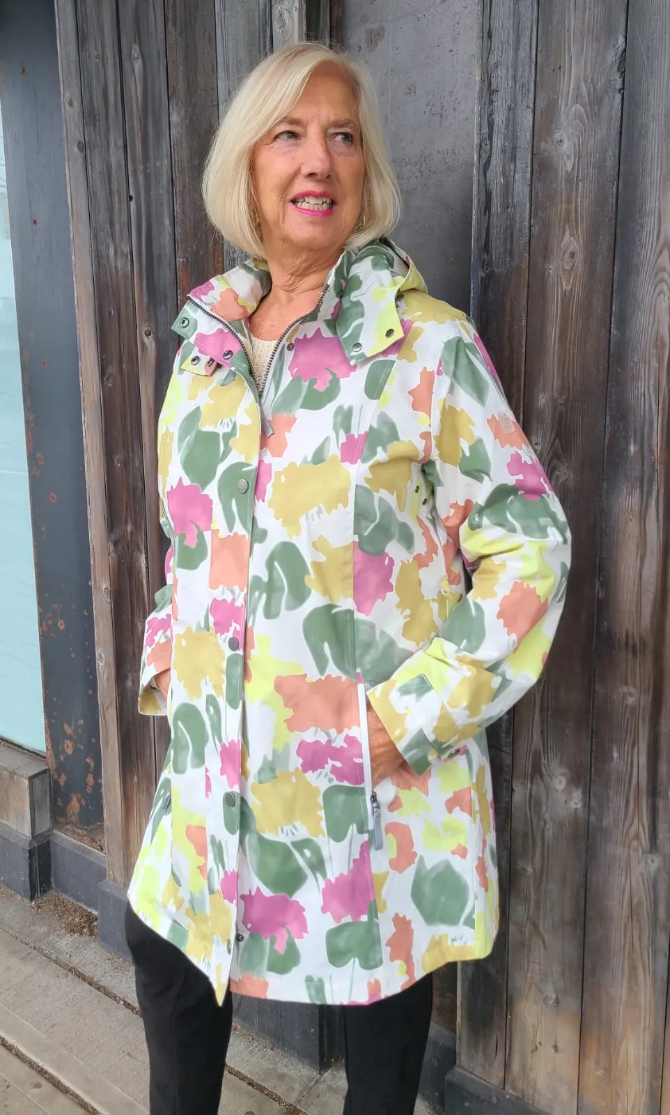 Floral Pattern Mixed Design E1549R Raincoat - Waterproof and Stylish