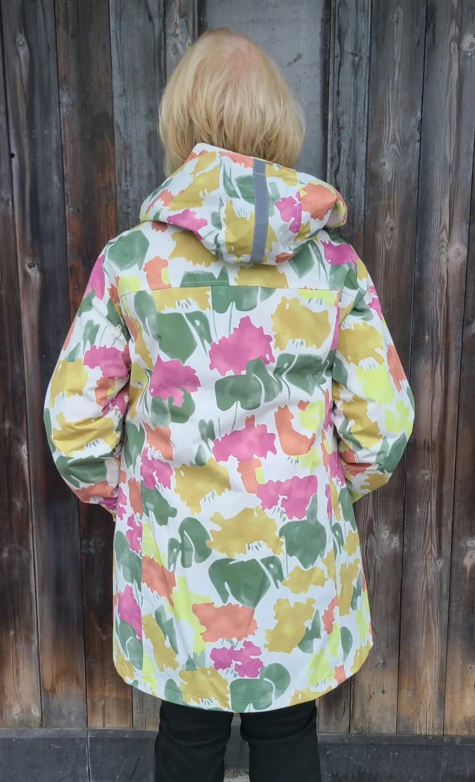 Floral Pattern Mixed Design E1549R Raincoat - Waterproof and Stylish