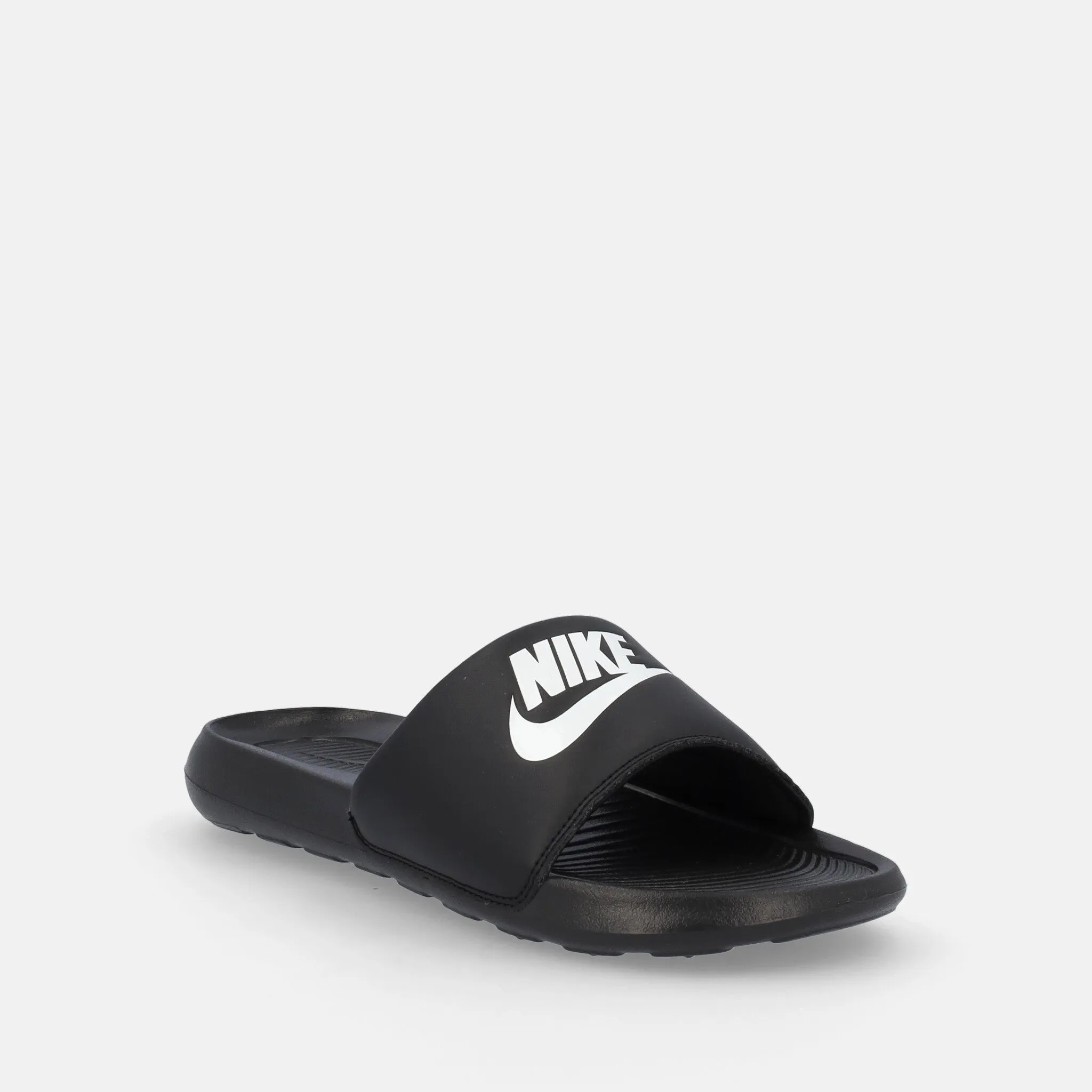 NIKE VICTORI ONE SLIDE