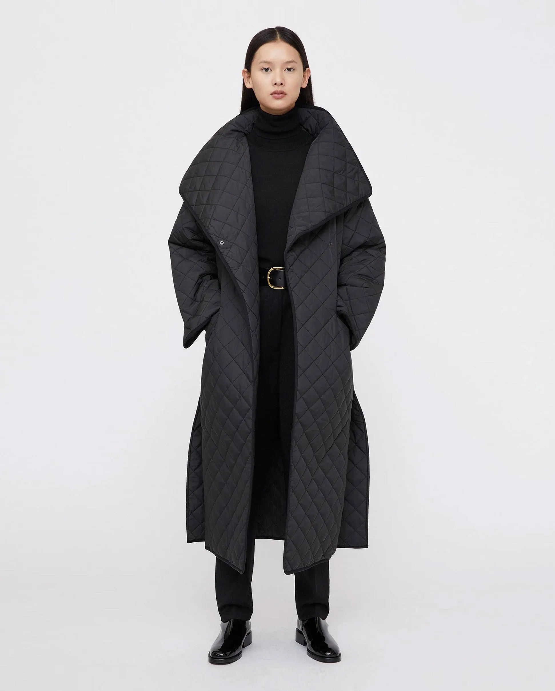 QUILTED COAT / BLACK