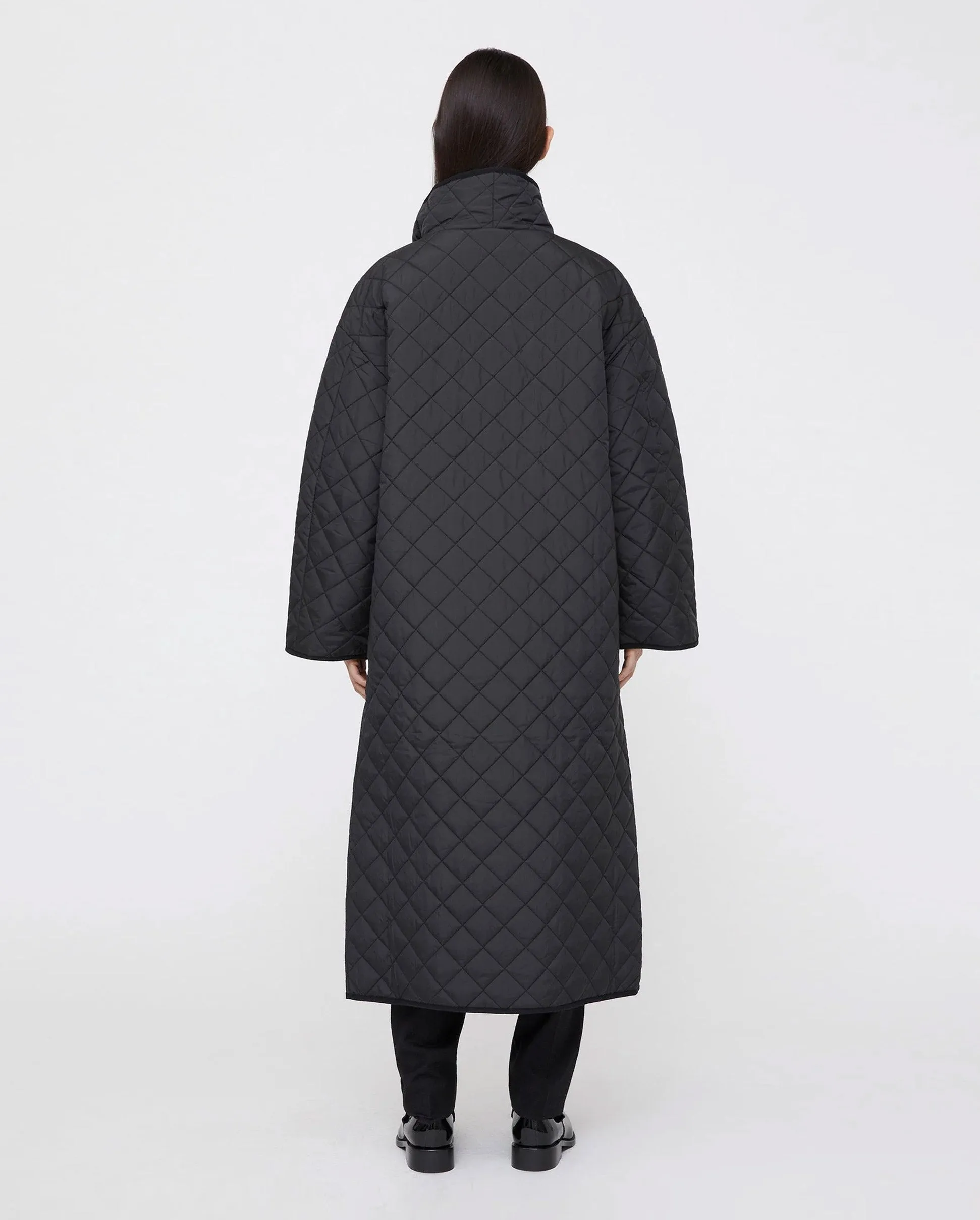 QUILTED COAT / BLACK