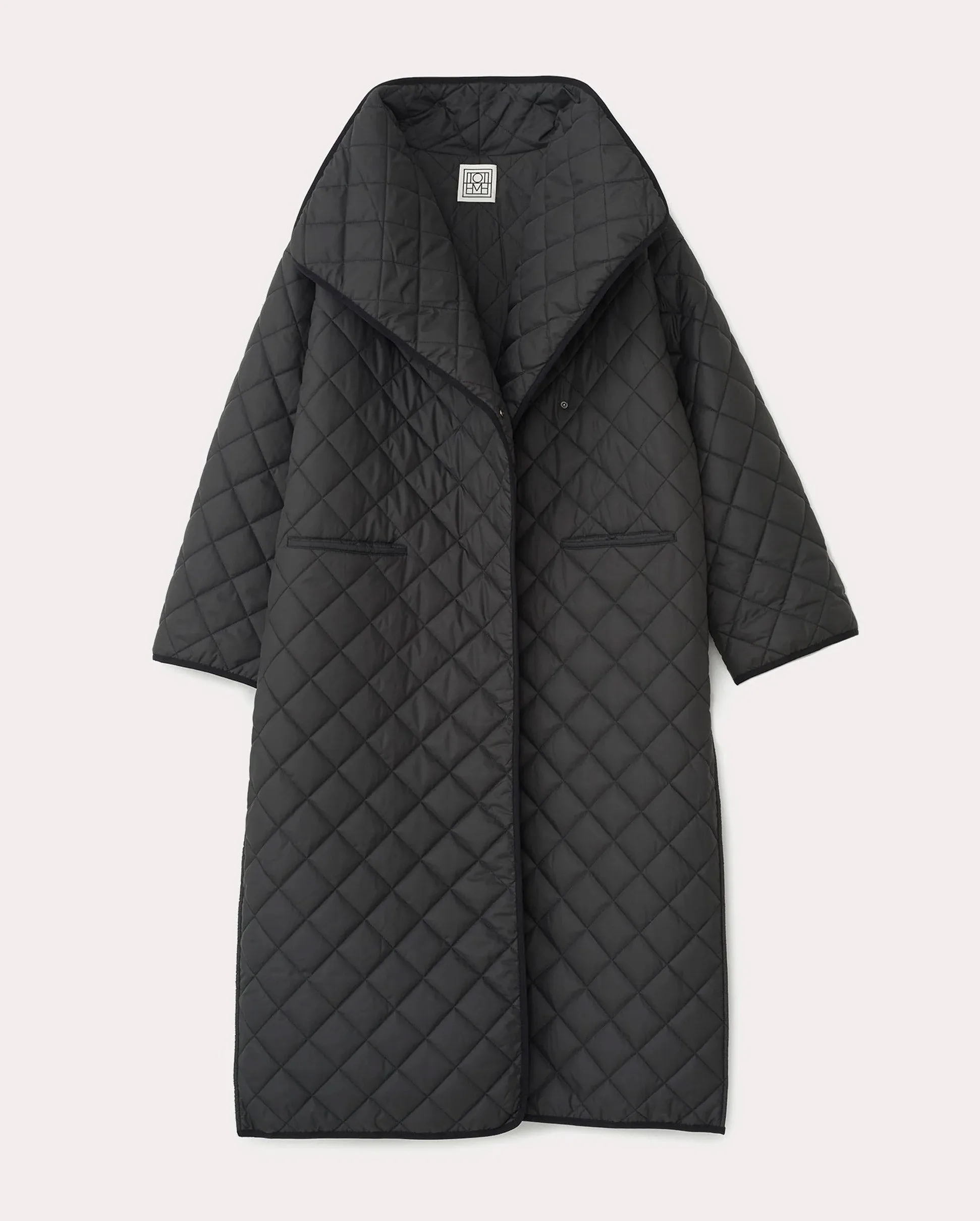 QUILTED COAT / BLACK